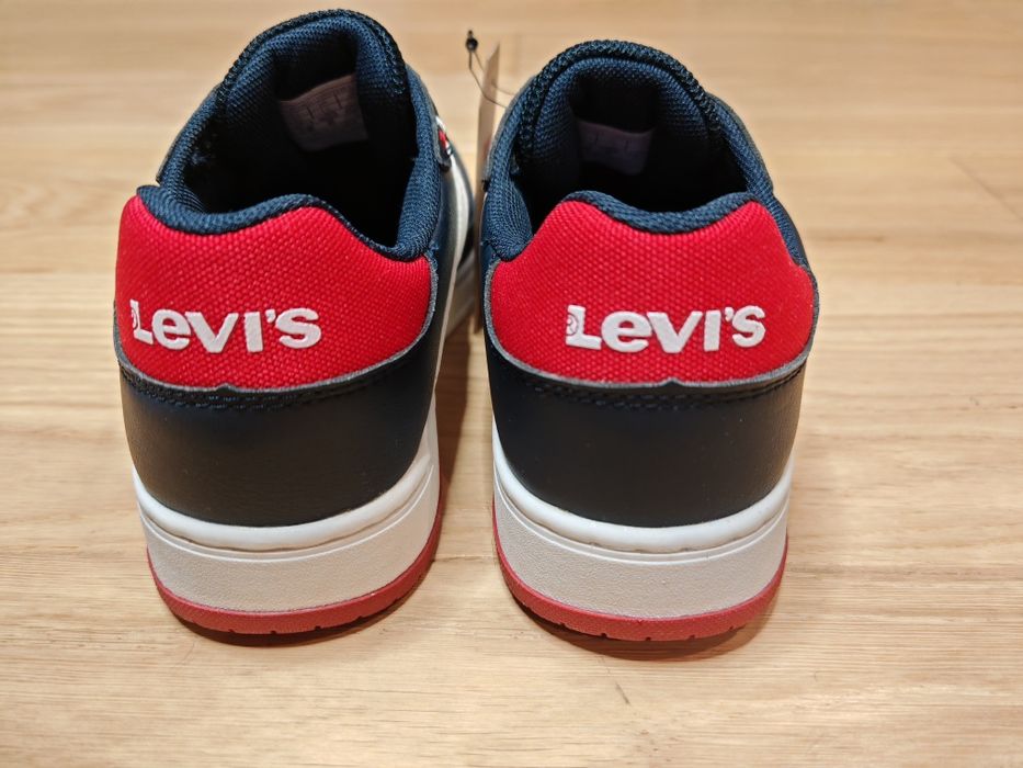 Buty Levi's sneakersy Irving r 33