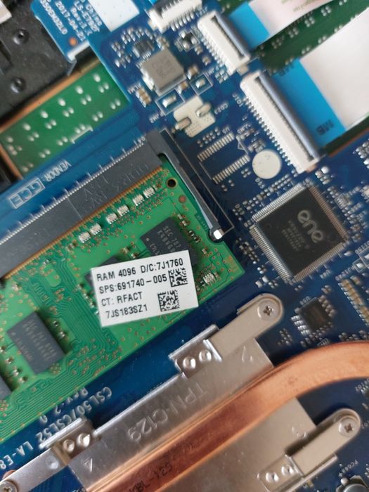 Ноутбук HP - model 15bso45ur, запчастини для HP.