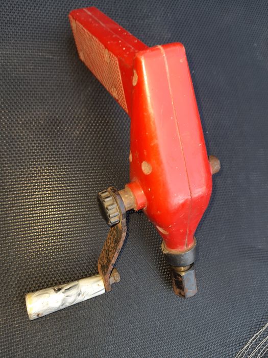 Ручная дрель мини