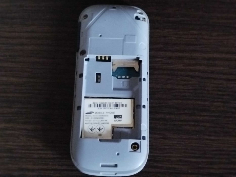 Телефон  Samsung