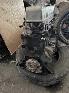 Bloco de Motor MITSUBISHI L200 ano 2000