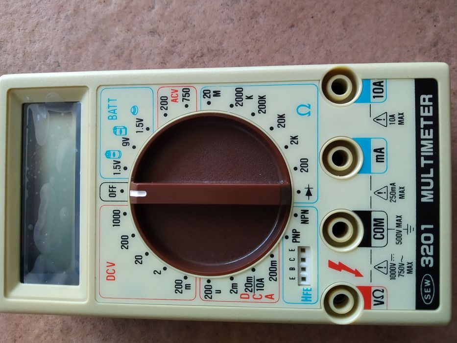 Multímetro Digital Profissional
SEW Ref.ST-3201