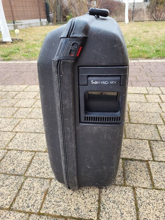Duża walizka podróżna Samsonite tzw. Ostryga