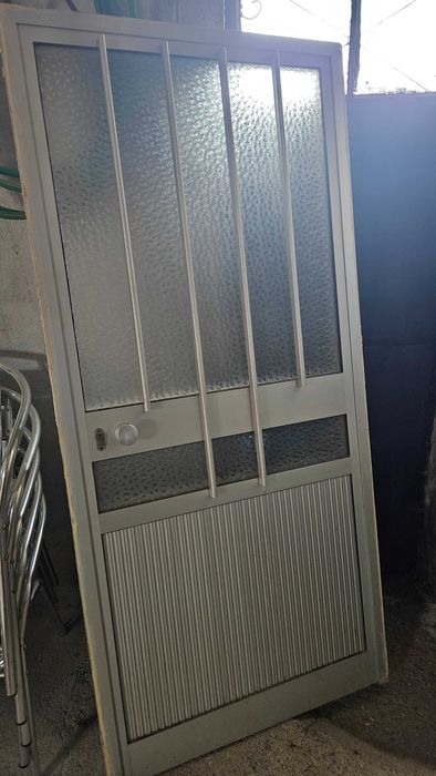 Portas de Alumínio em ótimo estado
