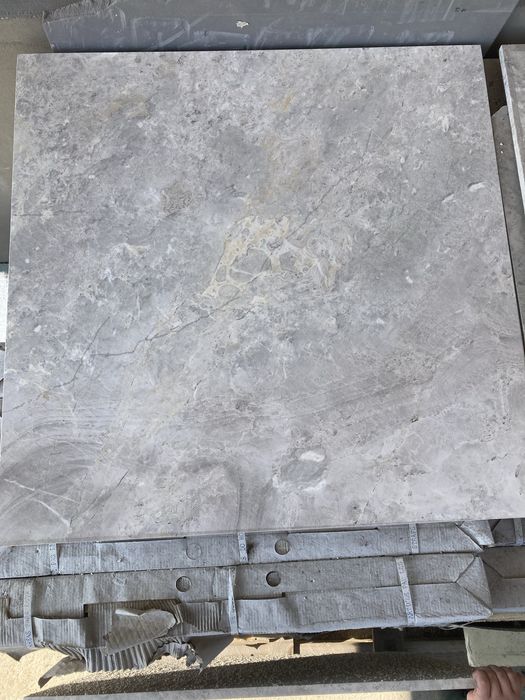 Płytki biały kamień naturalny marmur 61x61