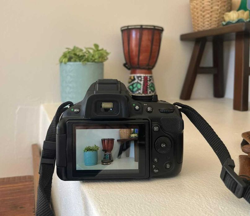 Nikon D5200 + objetiva 18–55 mm VR | aprox. 7.500 disparos | 2 baterias
