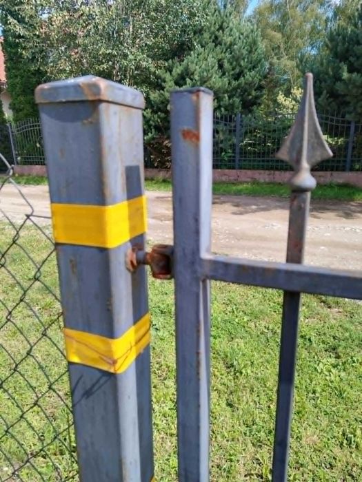 Brama dwuskrzydłowa z furtką