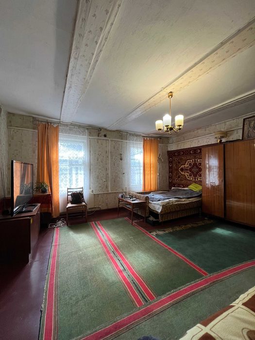 Продається частина будинку по вул. Народного Руху, з ділянкою. LD