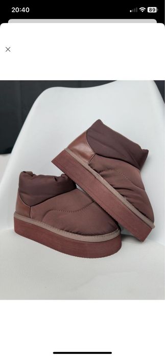 Продам взутя в гарному  стані