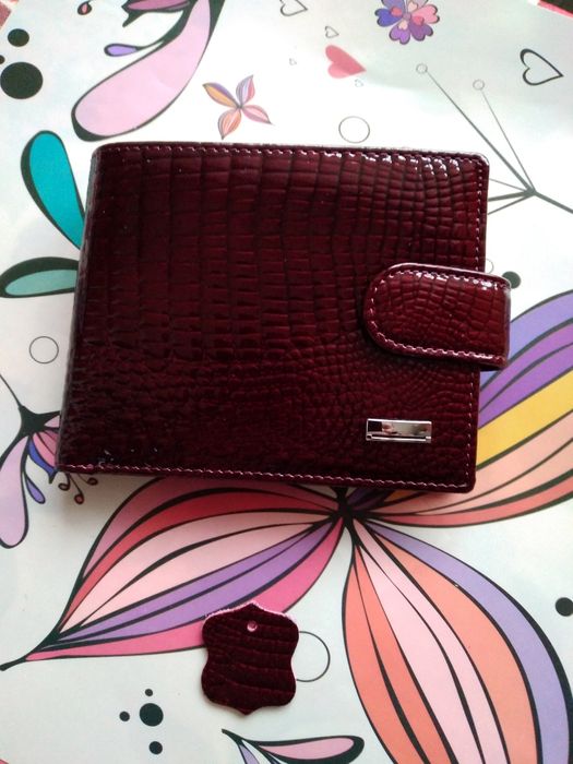 Продам новый кожаный женский кошелек