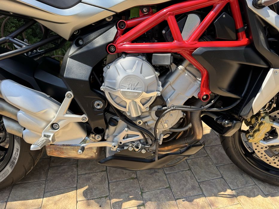 Тільки пригнаний MV Aqusta Brutale 800 2013 рік