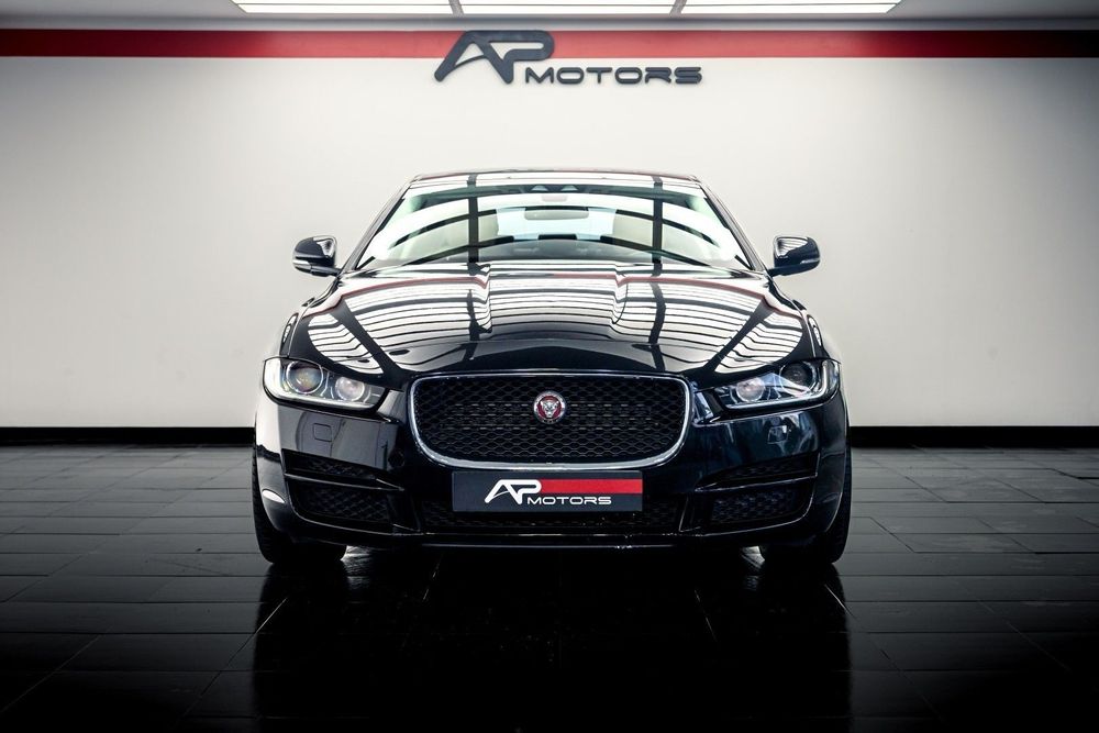 Jaguar XE 2.0 D Prestige Aut.