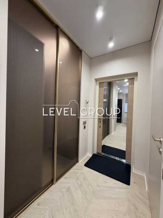 2-х к квартира в ЖК «Варшавський-2» біля ТРЦ Retroville вул. О.Олеся 9