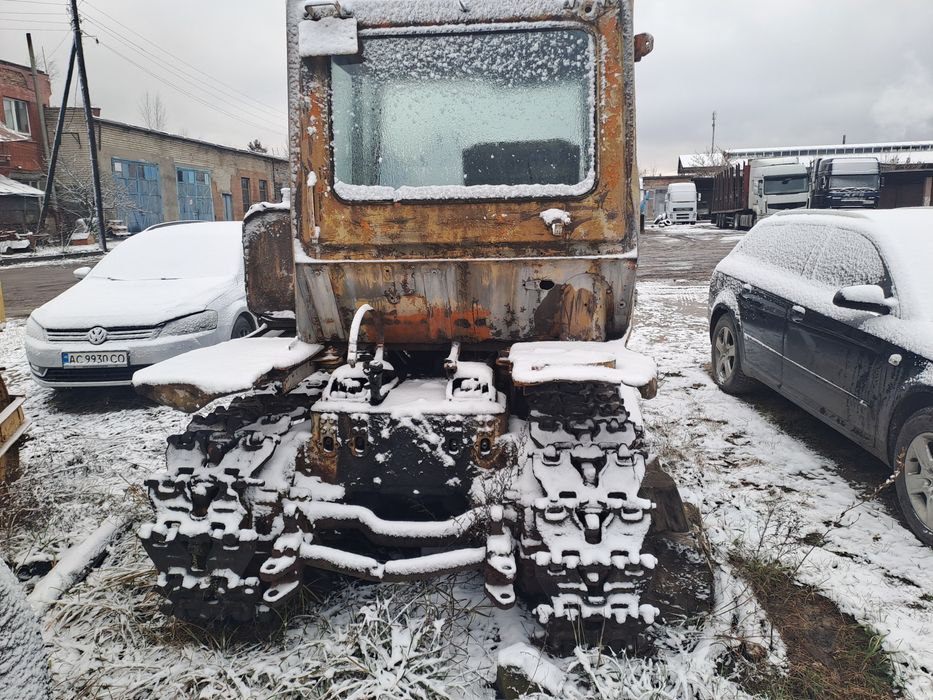 Бульдозер Д-606 під відновлення