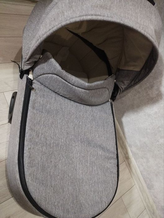 Коляска Invictus (на запчастини)