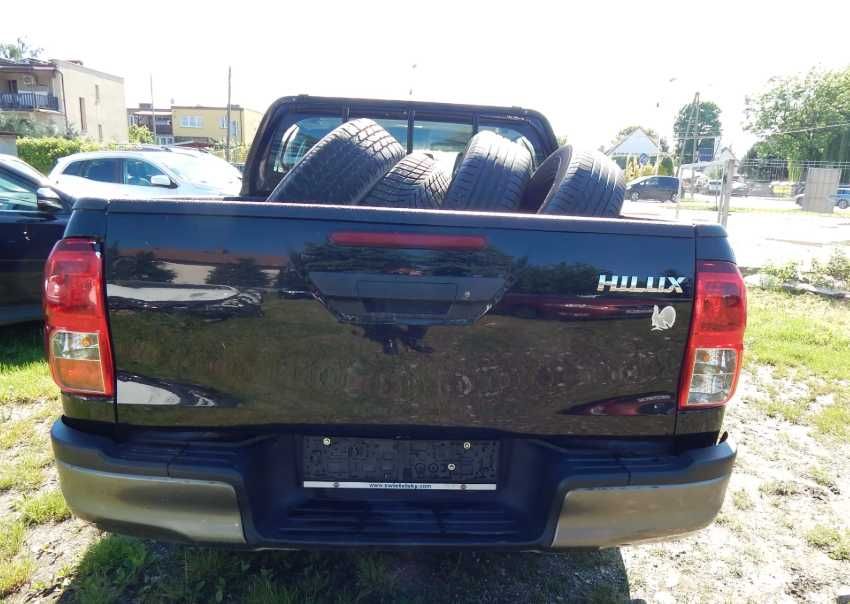 Разборка Toyota Hilux бампер комплектний