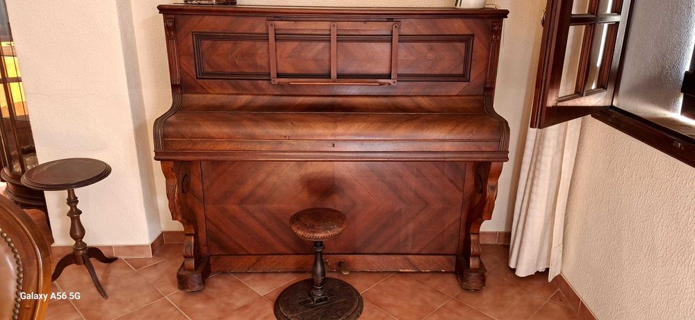 Piano em madeira 126x60