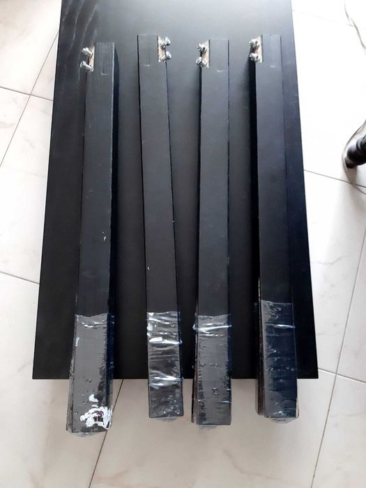 Mesa Ikea extensível, modelo Bjursta, preta