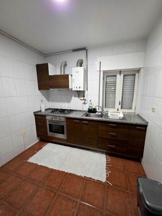 Alugo quarto a Gualtar