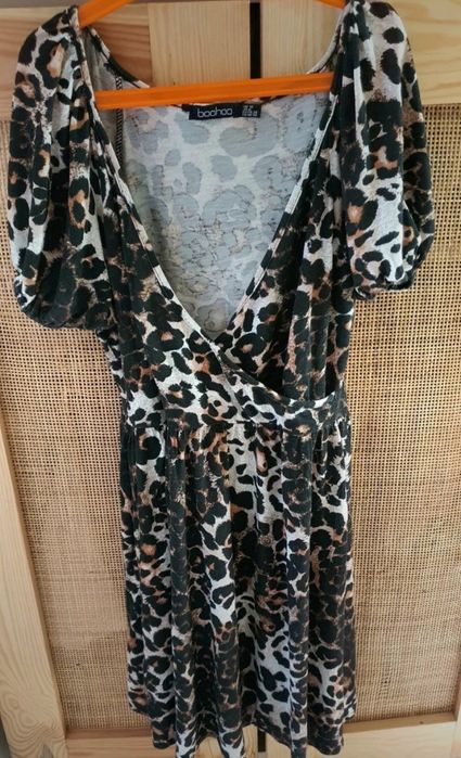 Sukienka damska pantera z dekoltem M