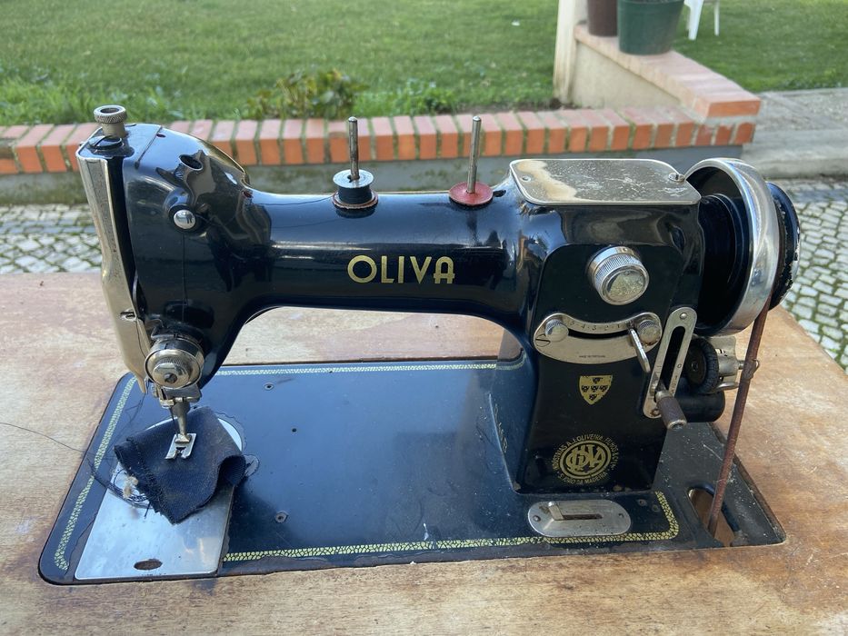 Máquina Costura Oliva CL 46 B antiga