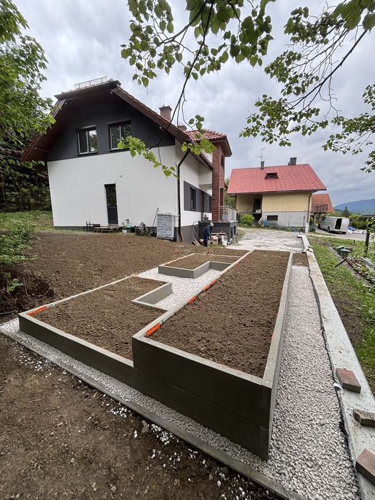 Budowa ogrodów trawnik przygotowanie pod trawnik warzywnik ziemi siana