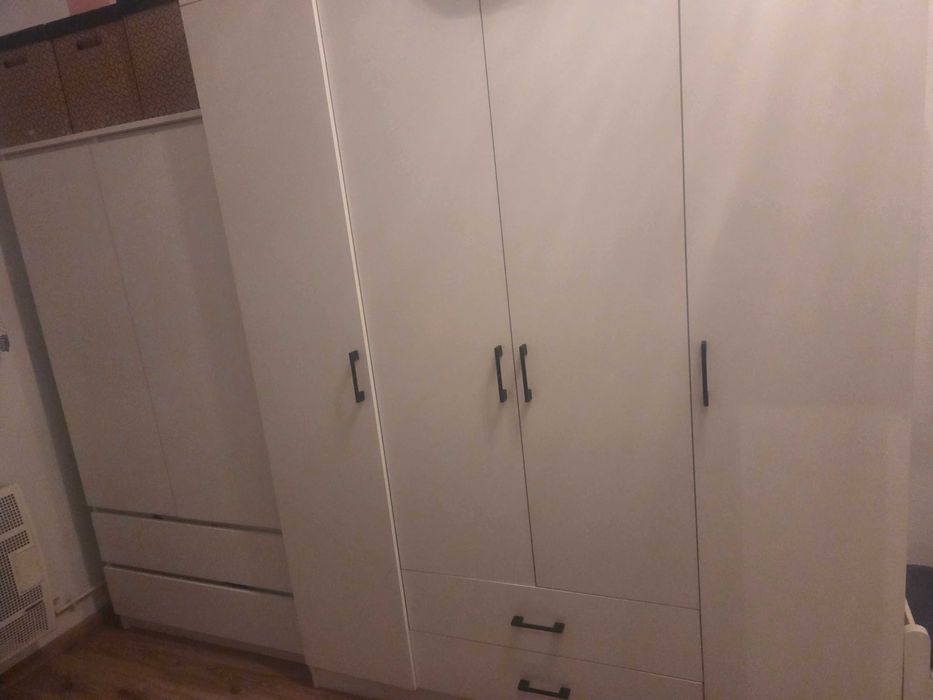 Zestaw mebli szafy i komoda