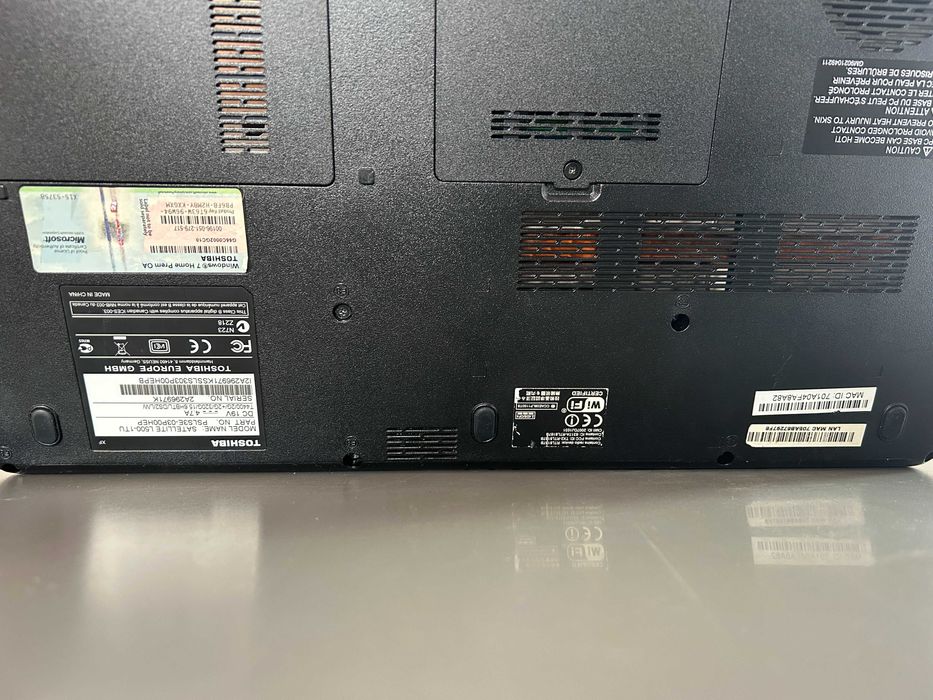 Computador Toshiba com porta de CD e Diskette