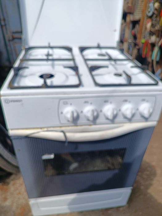 Газовая плита Indesit 4 х комфорная
