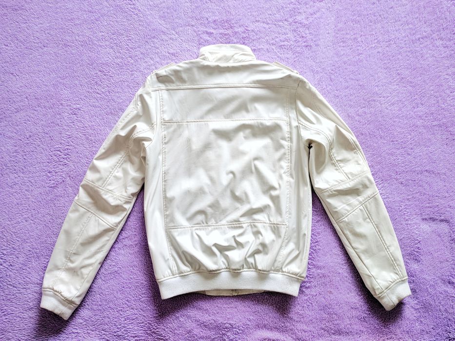 Куртка ветровка "Pull And Bear" белая