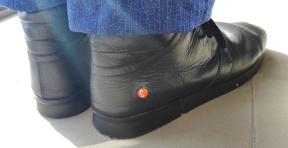 Botins pretos softinos