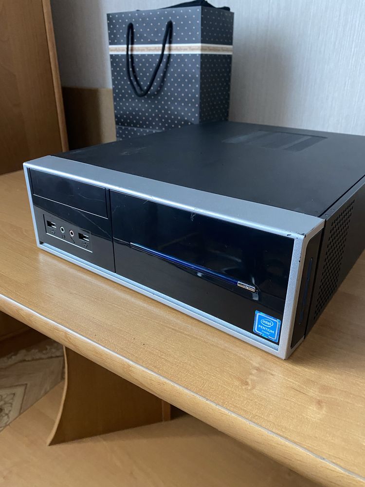 Корпус для компьютера c блоком 250w mini itx: 950 грн. - Комплектуючі ...
