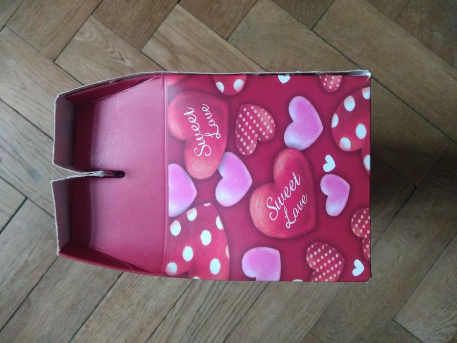 Pudełko w serca na prezent ślub walentynki