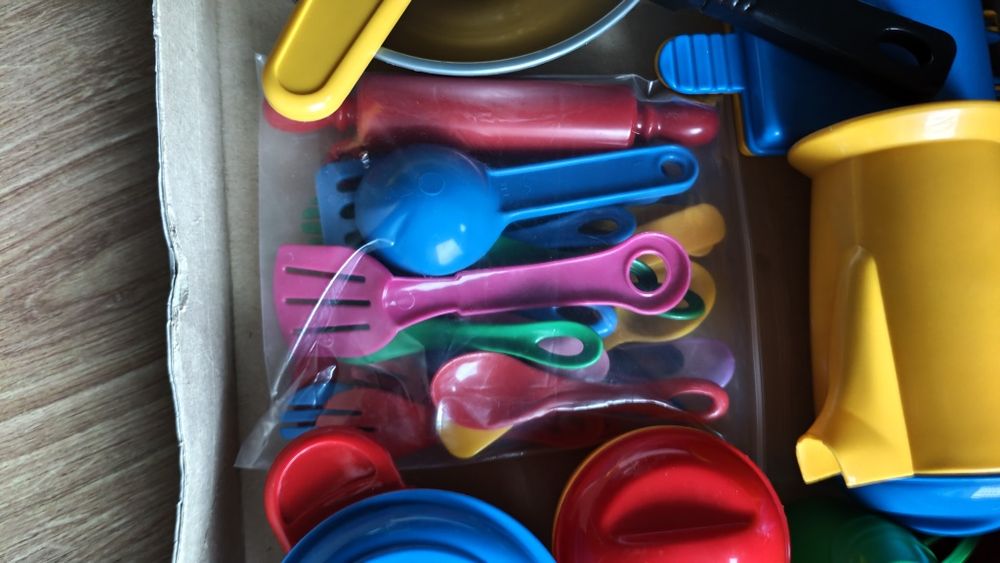 Jogo Serviço de cozinha p criança c 45 peças.