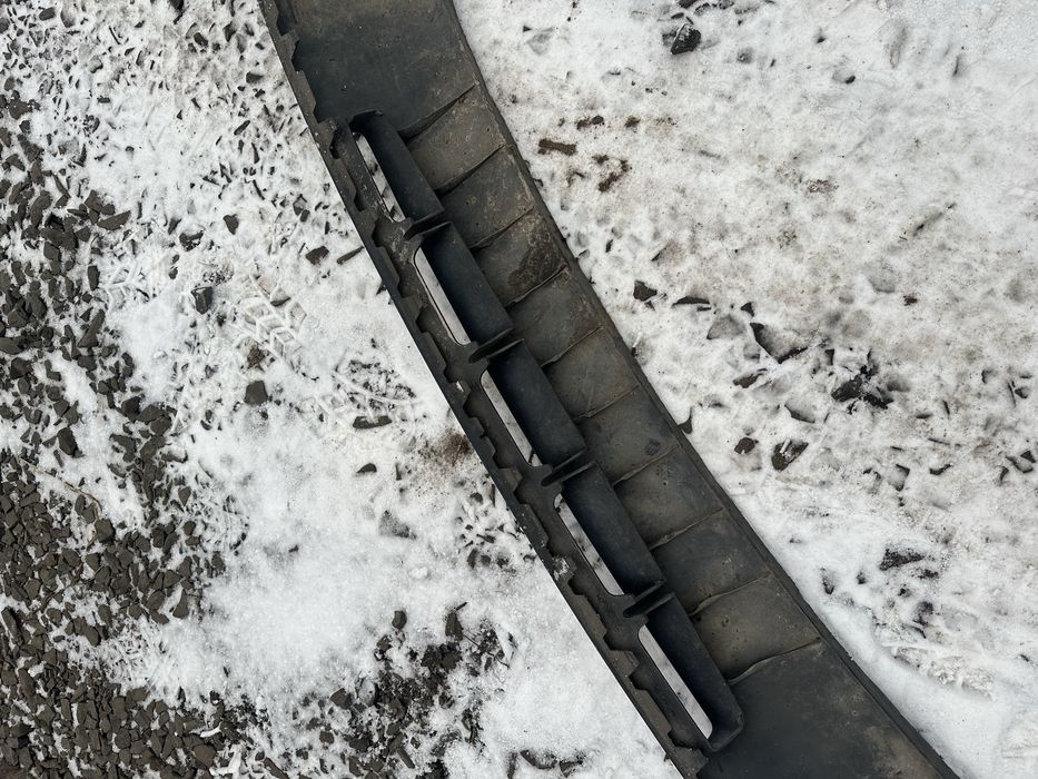 Губа переднього бампера гольф 4