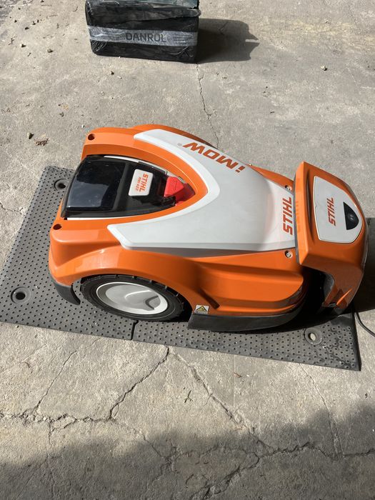 Robot koszący STIHL iMow 422 jak nowy