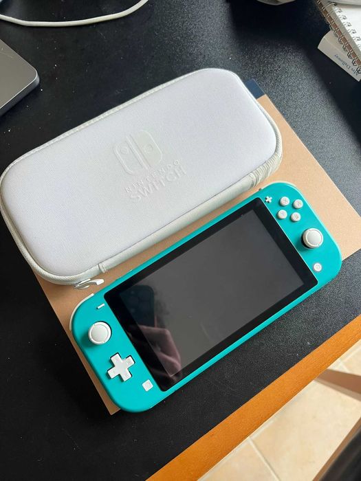 Nintendo Switch LITE Azul + Capa Nintendo + Cartão de Memória