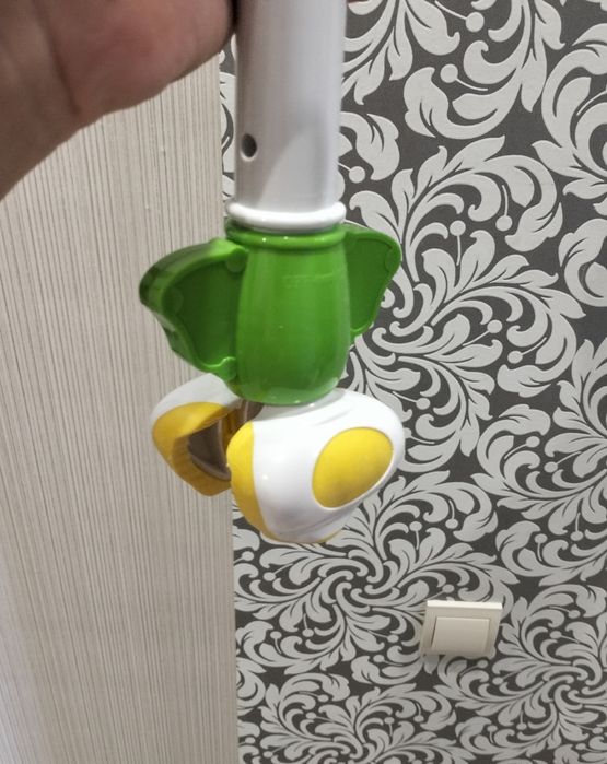 Продам Дитячу музичну карусель на ліжечко з проєктором  Бджілка
