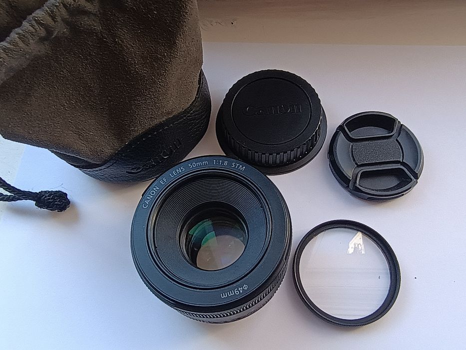 Canon  EF 50 1,8 stm + фільтр + оригінальний чохол Canon