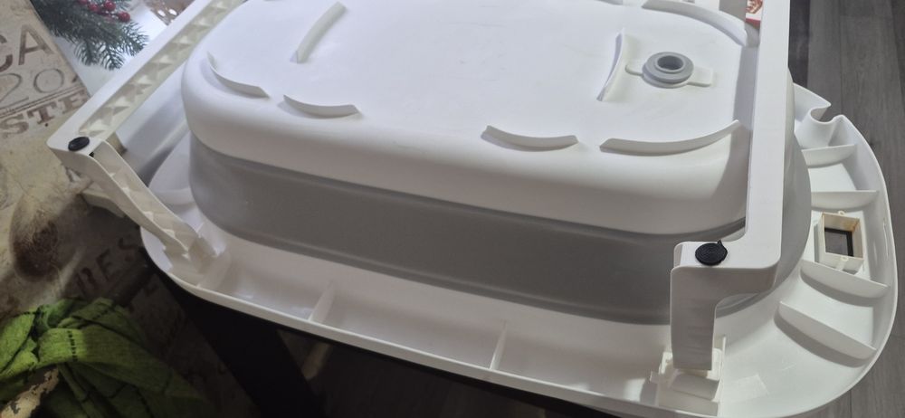 Дитяча ванночка біло-сіроко кольору