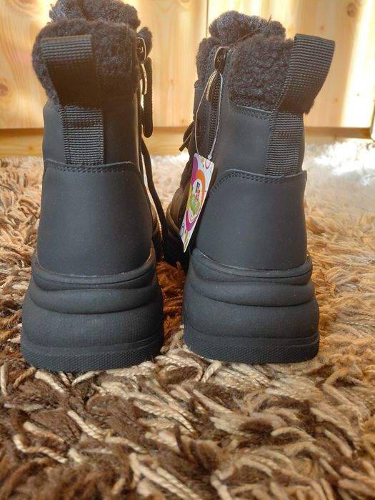 Зимові ботинки на дівчинку 35 розмір, довжина устілки 23