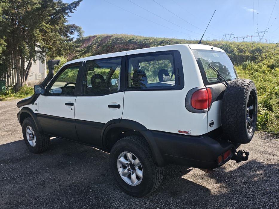 Nissan Terrano 2  2.7 TD