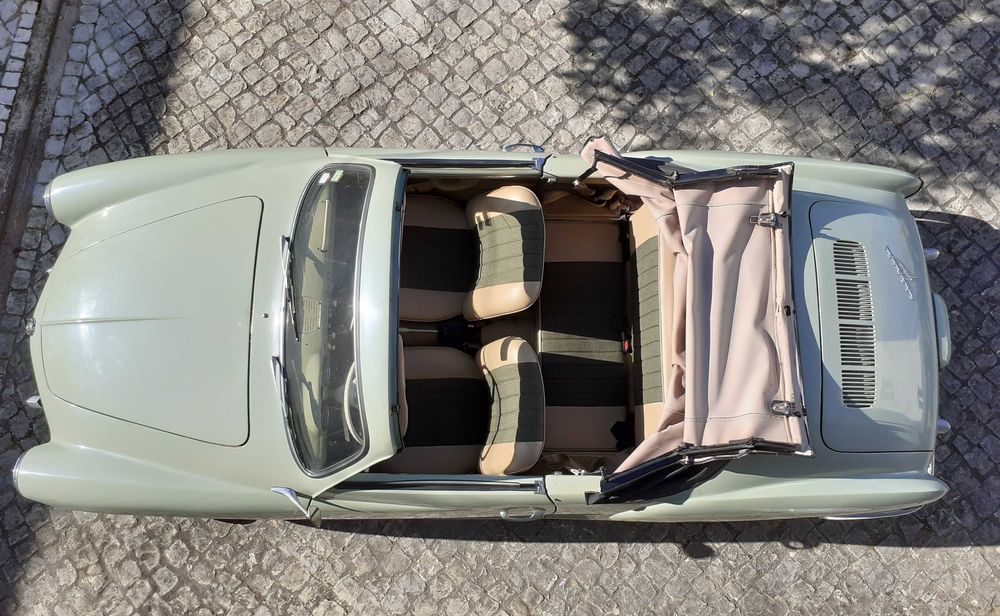 VW Karmann Ghia (descapotável)