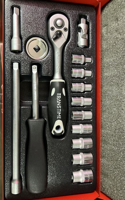 Набор торцевых головок (socket set) трещотка, вороток, карданный шарни