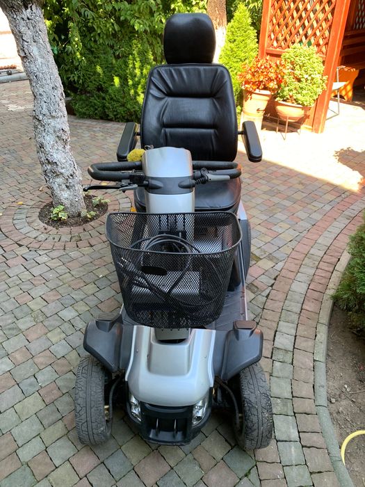 Скутер для людей з обмеженими можливостями або похилого віку