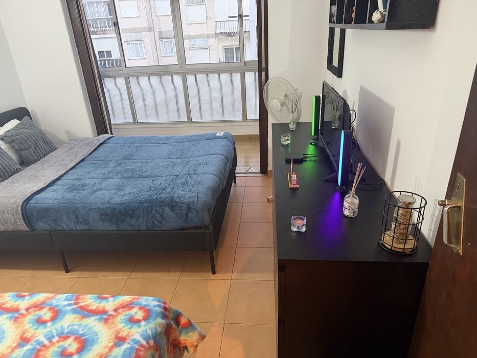 Quarto para arrendar na Póvoa de Santo Adrião Odivelas  450 mensal