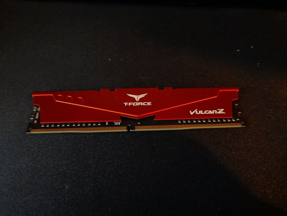 Kość ram TFORCE VulcanZ 8GB 3200Mhz DDR4