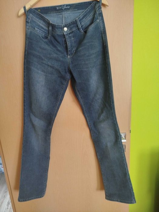 Jeansy damskie modnie uszyte