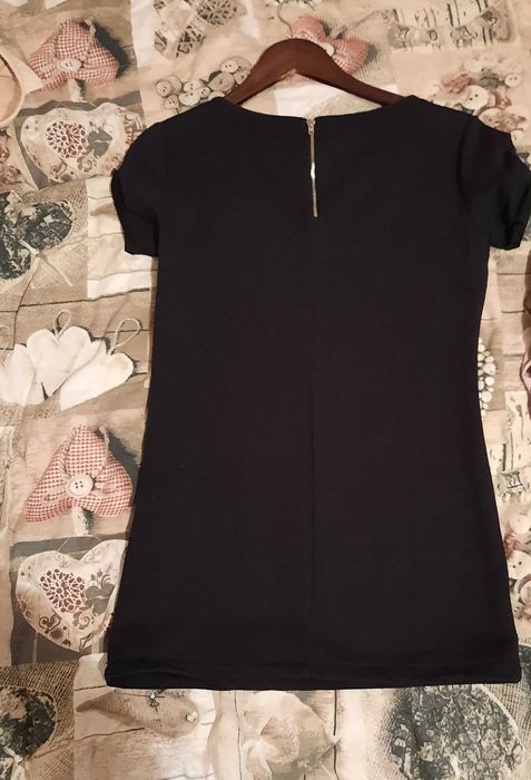 Чорна туніка з написом