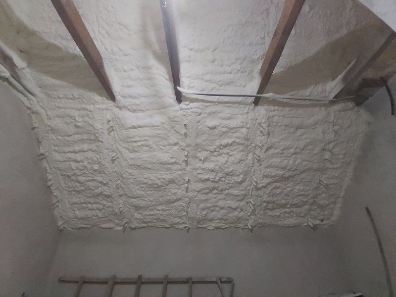 Ocieplanie Ocieplenia izolacje pianą piana PUR pianowanie pianką PUR